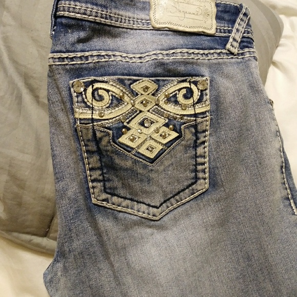 Shyanne Aztec Overlay Jean - Picture 4 of 5